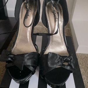 Black bow heels